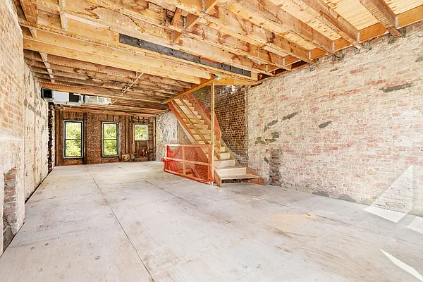 Sold by Compass | media 9