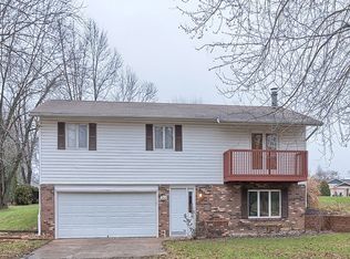 266 Woodland Dr, Edwardsville, IL 62025