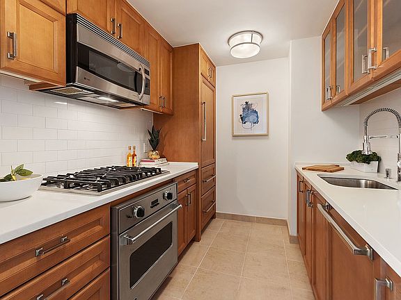 5th image of 205 E 85th St APT 15J