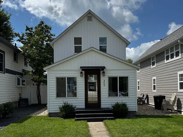 309 N Shore Dr, Clear Lake, IA 50428