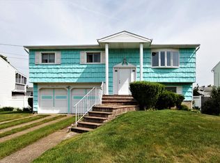 124 Spring St, Massapequa, NY 11758