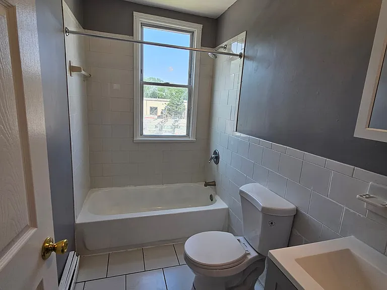 8 Hawthorne Ave #A2 — Photo 4