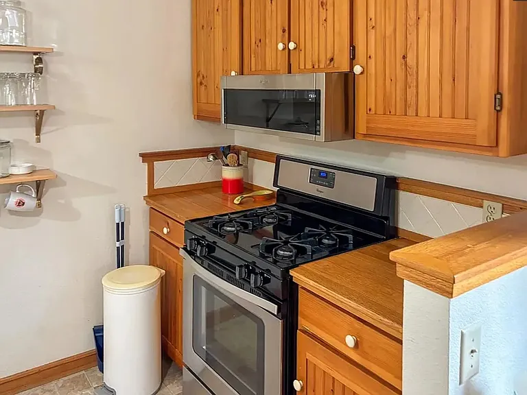 1047 Islay St — Photo 3