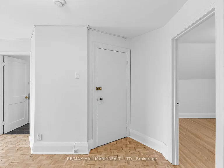 43 Highview Cres #3 — Photo 5