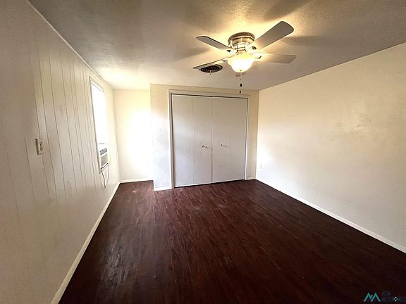 5th image of 209 W 6th Ave
