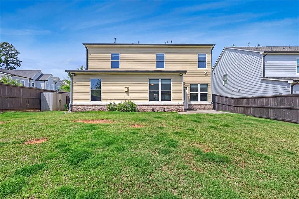 4 bed, 4.0 bath, 3262 sqft, $3,200 — Photo 3