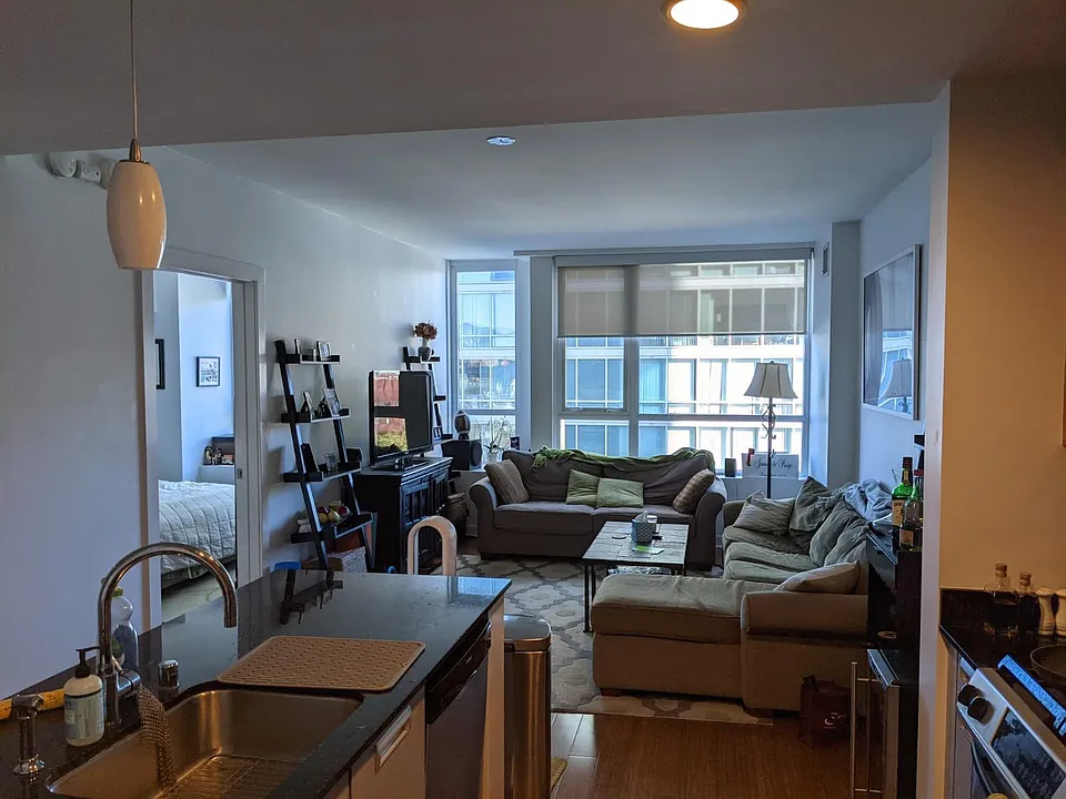300 Berry St #602