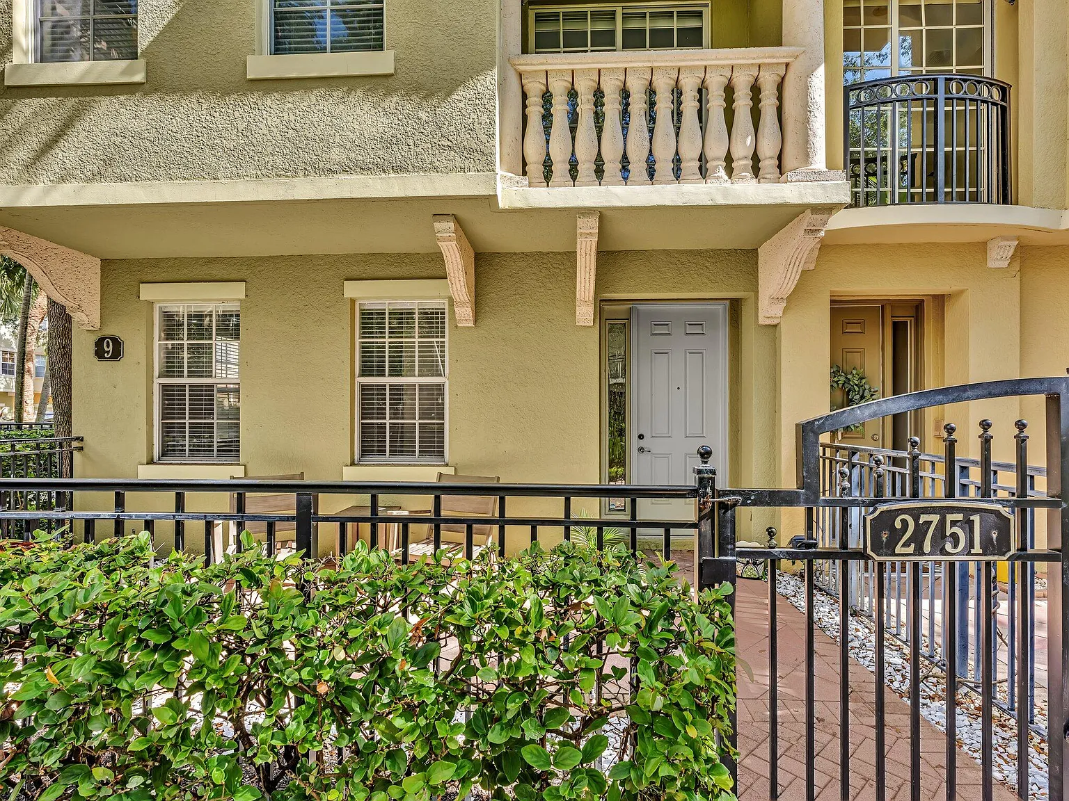 4 bed, 3.5 bath, 2383 sqft, $4,300 — Photo 4