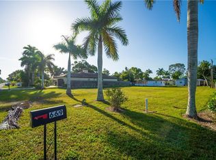 670 101st Ave N #43, Naples, FL 34108
