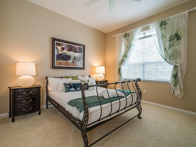 11860 Valencia Gardens Ave — Photo 21