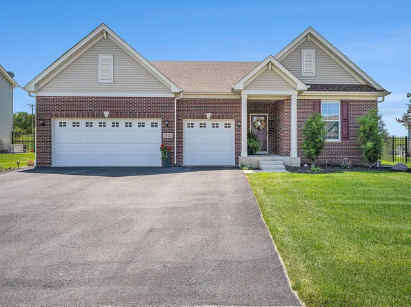 10410 Pine Ln, Saint John, IN 46373