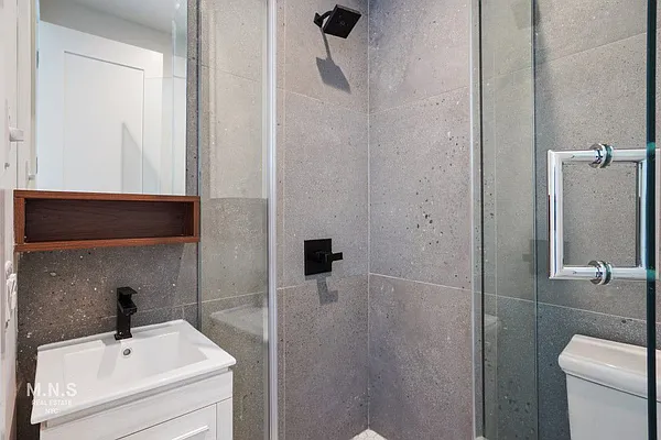 Rented by MNS | media 42