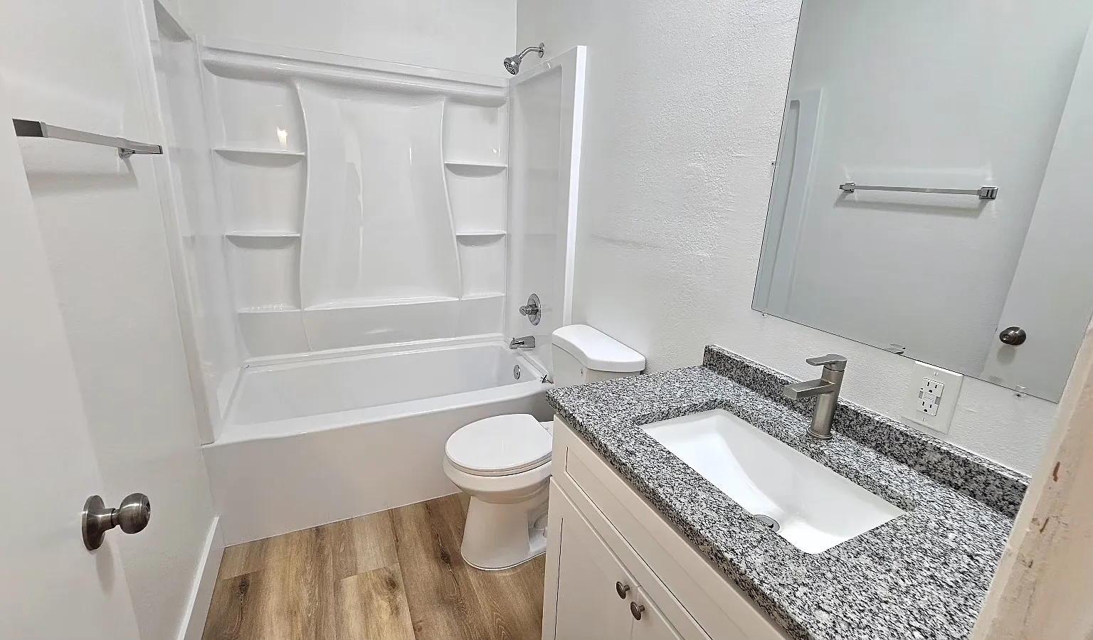2202 W Heatherbrae Dr — Photo 4