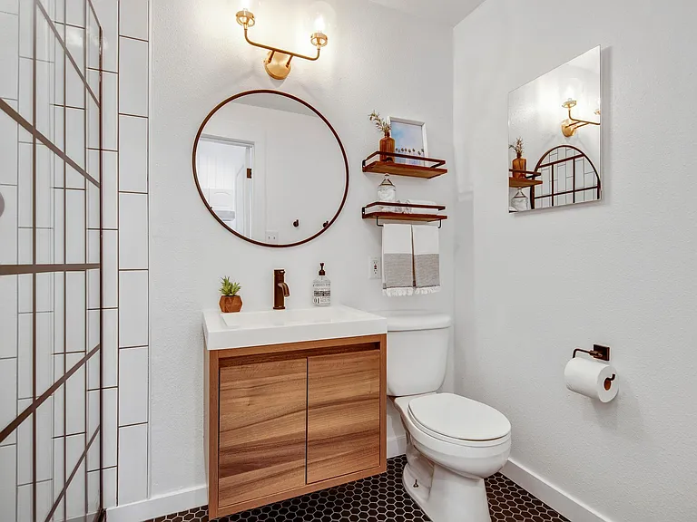 1333 NE Market Dr #B — Photo 1