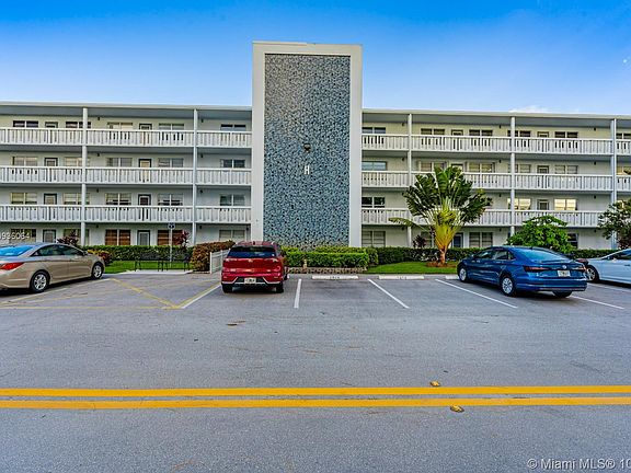 5th image of 3035 Ventnor Cres