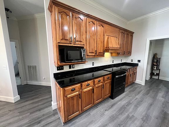 4th image of 1350 Blanton Rd