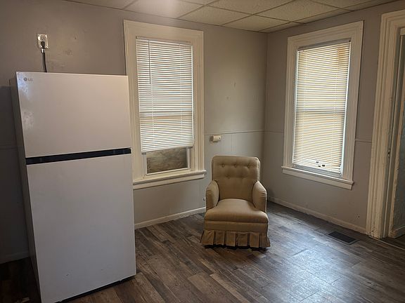 2nd image of 93 Colvin St #3