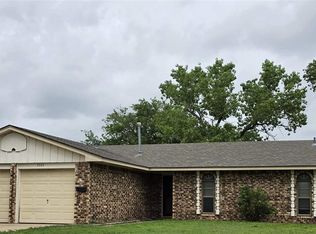 5515 NW Alan A Dale Ln, Lawton, OK 73505