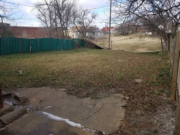 5th image of 117 SW 27th St