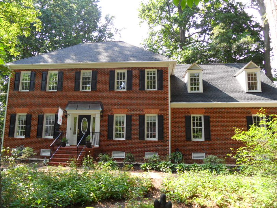 1st image of 8104 Crown Colony Pkwy