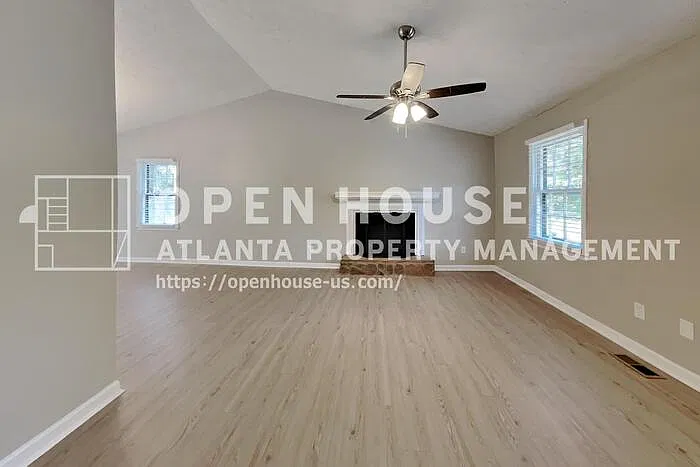 4 bed, 2.0 bath, 1906 sqft, $1,950 — Photo 3