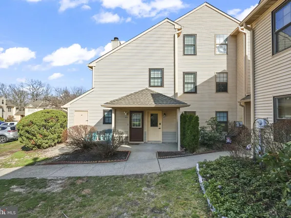 802 Begonia Ct, Jackson, NJ 08527