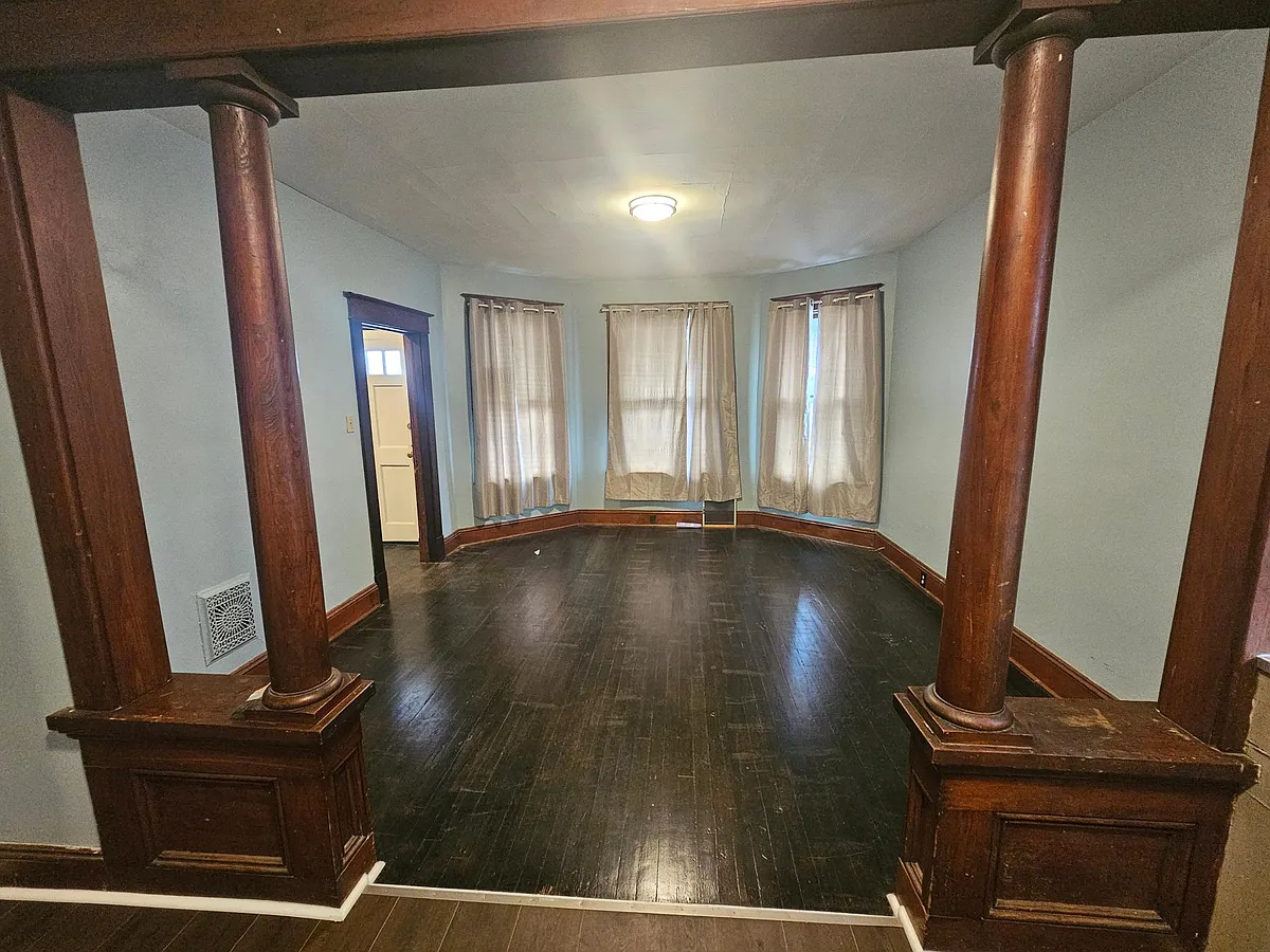 Building Photo - 14 Moyston St #1