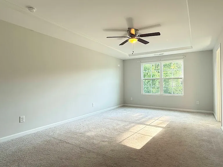 147 Hunston Dr — Photo 8