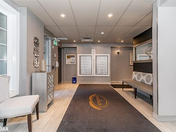 5th image of 42 Ferndale Dr S #212