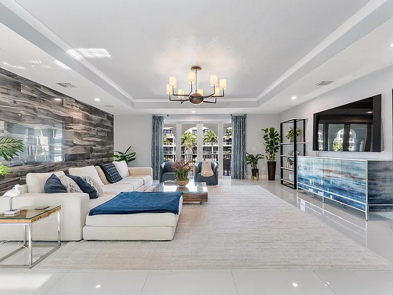 57 Isle Of Venice Dr #57 — Photo 32