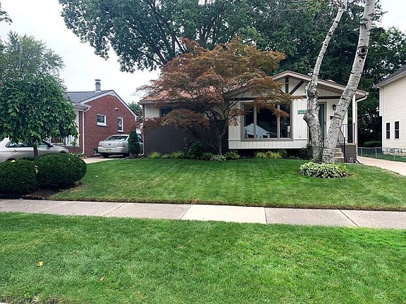 2nd image of 2722 Benjamin Ave