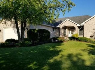 16203 W Blackhawk Dr, Lockport, IL 60441