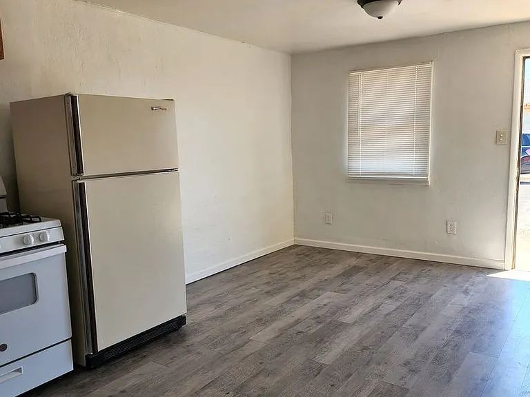 1001 Walnut Dr — Photo 11