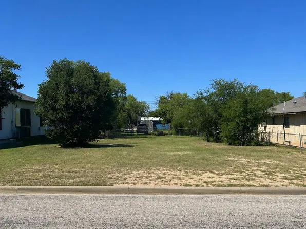 106 W Avenue T #11, San Angelo, TX 76903