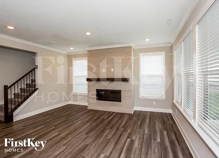 2229 W 171st St — Photo 3
