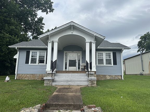 3rd image of 626 S 1st St