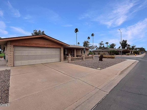 2nd image of 955 S ROCHESTER --