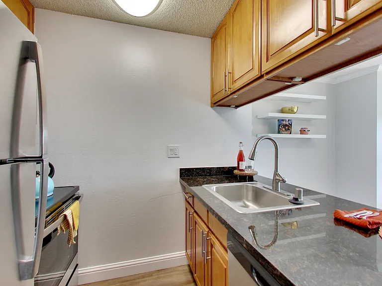 378 Van Buren - Renovated 2bed and 1bed units - Beautiful Building! — Photo 83