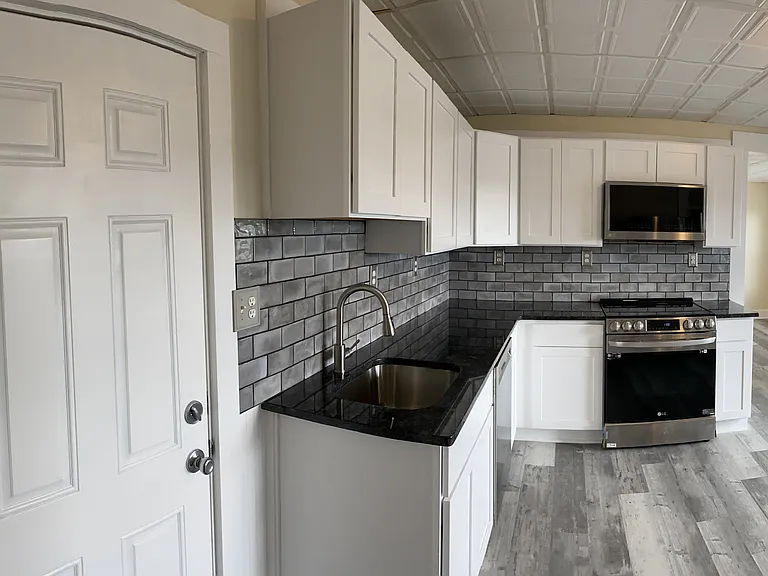 3 Negus St #3L — Photo 6