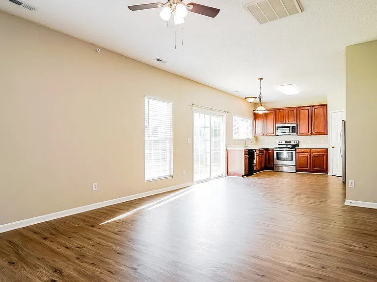 816 Stackhurst Way — Photo 4