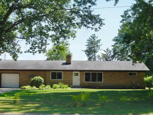 117 Parkway Dr, Saint Charles, MI 48655