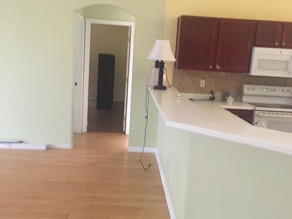 5th image of 221 SW Yager Pl