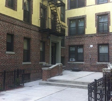 3rd image of 360 E 31st St APT 1G