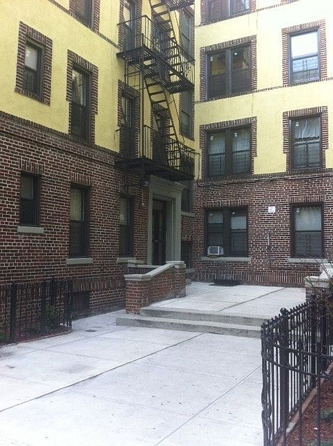1st image of 370 E 31st St APT 2F