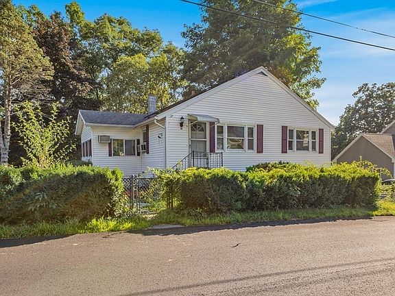 2nd image of 32 Hillcrest Rd