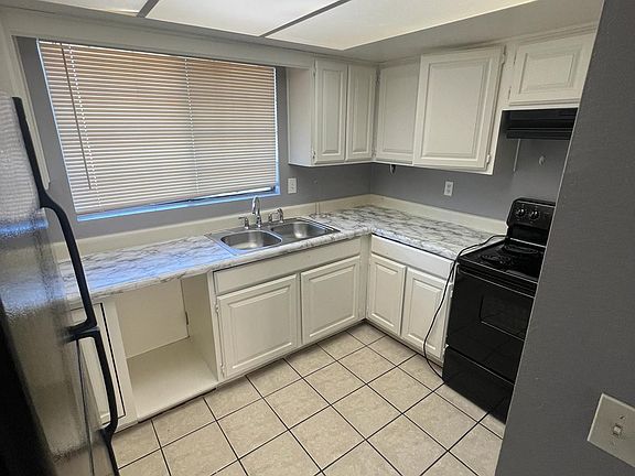 2nd image of 15402 N 28th St Unit 234