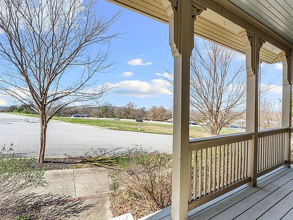 3rd image of 1852 N Meridian Dr