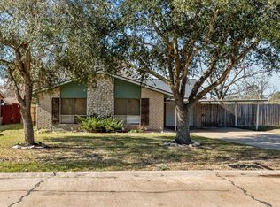 102 Lottie Ln, Friendswood, TX 77546