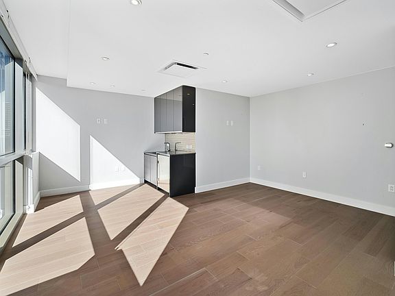 2nd image of 200 Congress Ave Unit 903