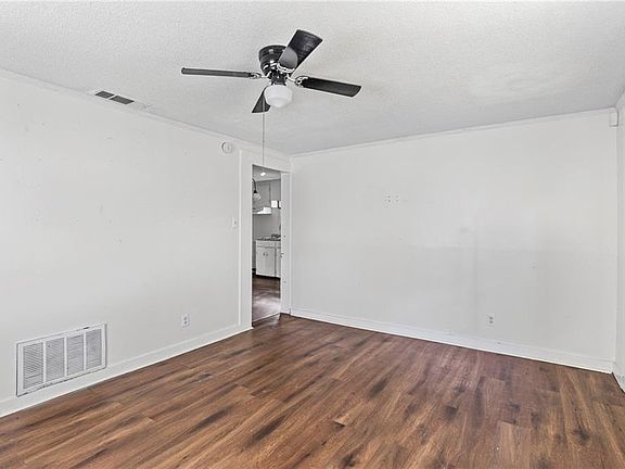 5th image of 2405 Gill Rd